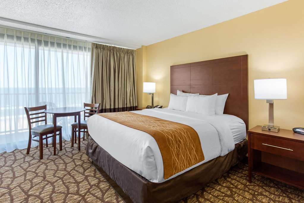 Hotel Coastal & Virginia - Oceanfront 3*