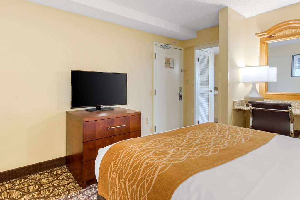 Hotel Coastal & Virginia - Oceanfront Virginia Beach